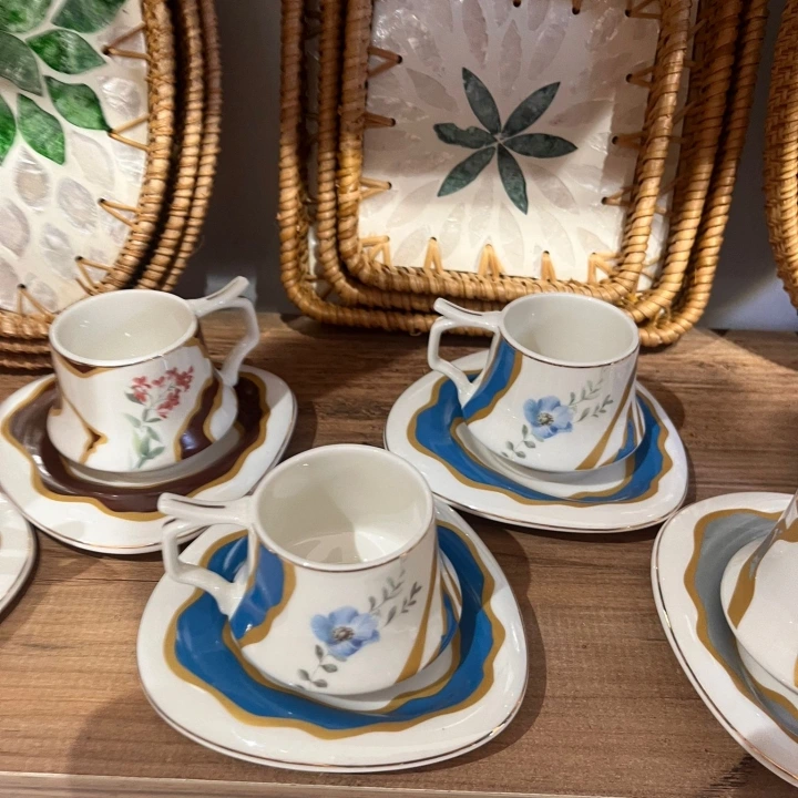 Mavi Çiçek Desenli Altın Yaldızlı Fincan Takımı (2’li)