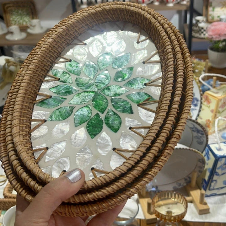 Yeşil Yaprak Mozaik Desenli Oval Hasır Kenarlı Tepsi